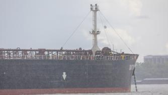 Петролът продължава да поскъпва в очакване на по-високо търсене