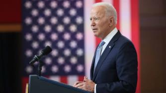 Икономиката на САЩ отново се свива с опасения за рецесия