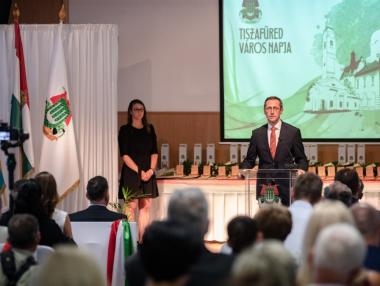 Унгария позволява на компаниите да плащат данъци в евро или долари