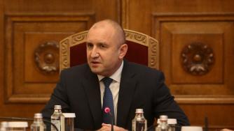 Президентът насрочи изборите и показа новия си служебен кабинет