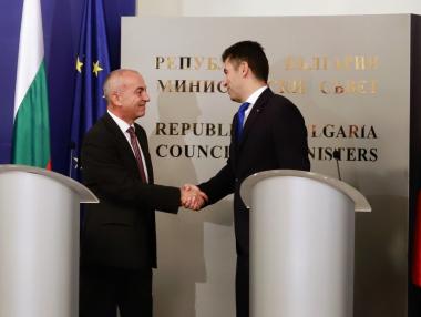 Вечерни новини: Кабинетът „Петков“ е в миналото; Газът поскъпва с 60%