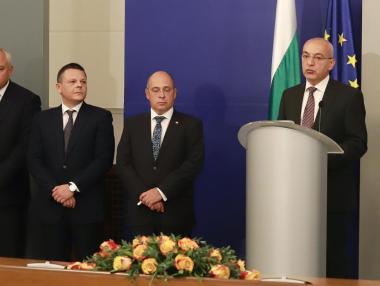 Новата власт свиква кризисен щаб за газа и готви търг за LNG