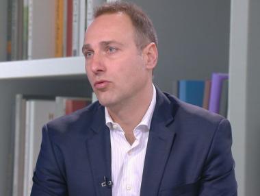 България продължава да купува руски газ, но много по-скъп