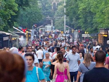 МВФ призова политиците да не компенсират цените на горивата