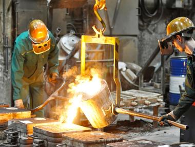 Стотици леярни в Германия са на ръба на оцеляването