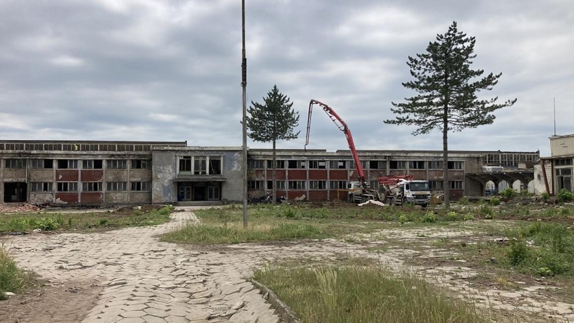 Галерия :: Снимка 0 :: ГБС изгради най-голямата мебелна фабрика в Ямбол}