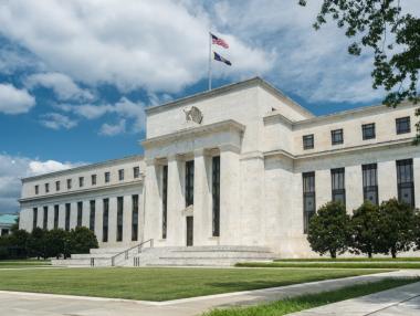 Фед ще вдига още лихвите въпреки забавянето на инфлацията