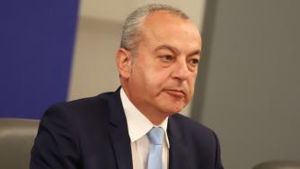 Гълъб Донев назначи трима зам.-министри