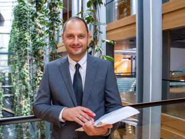 Държавата да стимулира покупката на електромобили