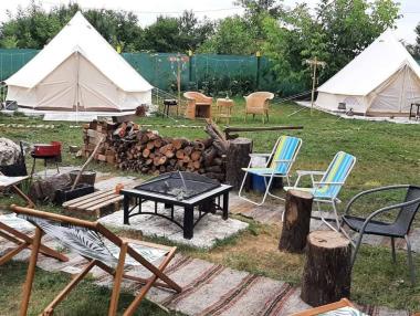 Близо до природата: Глемпинг зона в Тюленово отвори врати