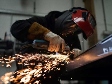 Германия влиза в спор за заплатите на милиони ключови работници