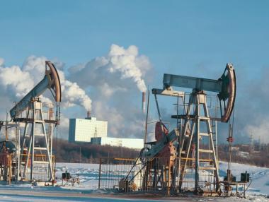 Цените на петрола паднаха с над 5%