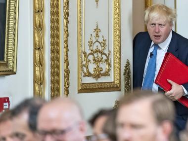 Великобритания опростява правилата за внос от 65 държави