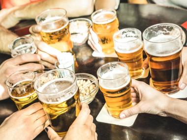 Японското правителство иска хората да пият повече