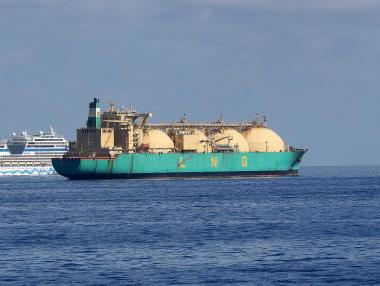 Вечерни новини: Танкер с газ – само за октомври; Одит във ФнФ; Рокади в ДФЗ