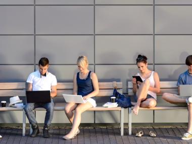 Кой къде е в Европа по разпространение на бърз интернет (графика)