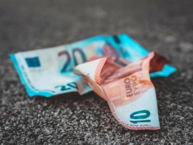 Енергийната криза потопи еврото до ново 20-годишно дъно