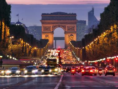 Облаците на рецесията неочаквано надвиснаха и над Франция