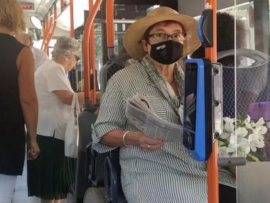 Отпада задължителното носене на маски в градския транспорт