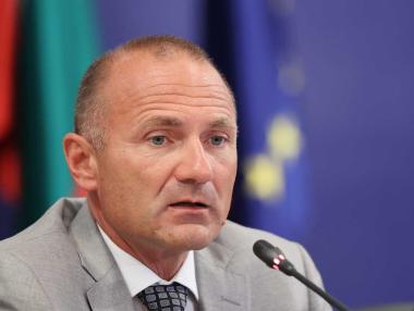 Кабинетът очаква загуба за милиарди, ако България не вземе газа от „Газпром“