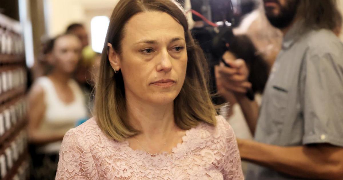 Исканият от Има такъв народ“ референдум нямало да бъде за