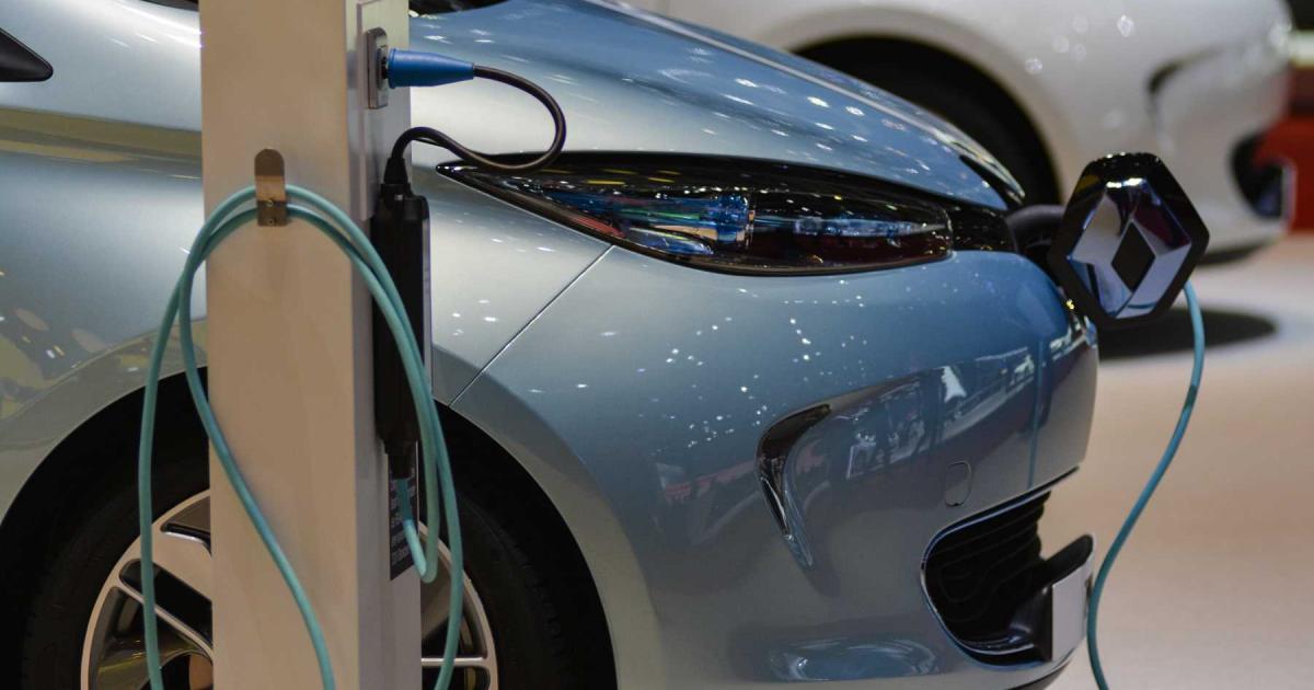 Франция подготвя план за поемане на част от месечните вноски