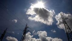 Борсовата цена на електроенергията в България достигна нов рекорд в понеделник