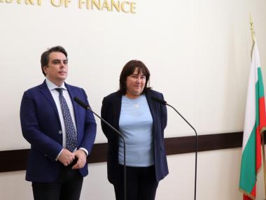 Василев и депутатите са завещали огромни дългове на България