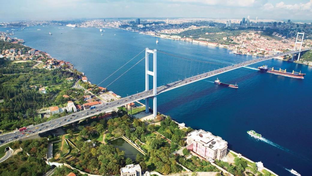 Турция вдига петкратно таксите за минаване през Босфора и Дарданелите