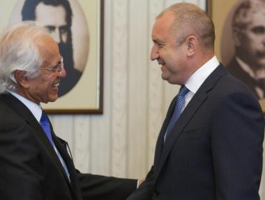 Радев поиска България да участва в управлението на порт Александруполис