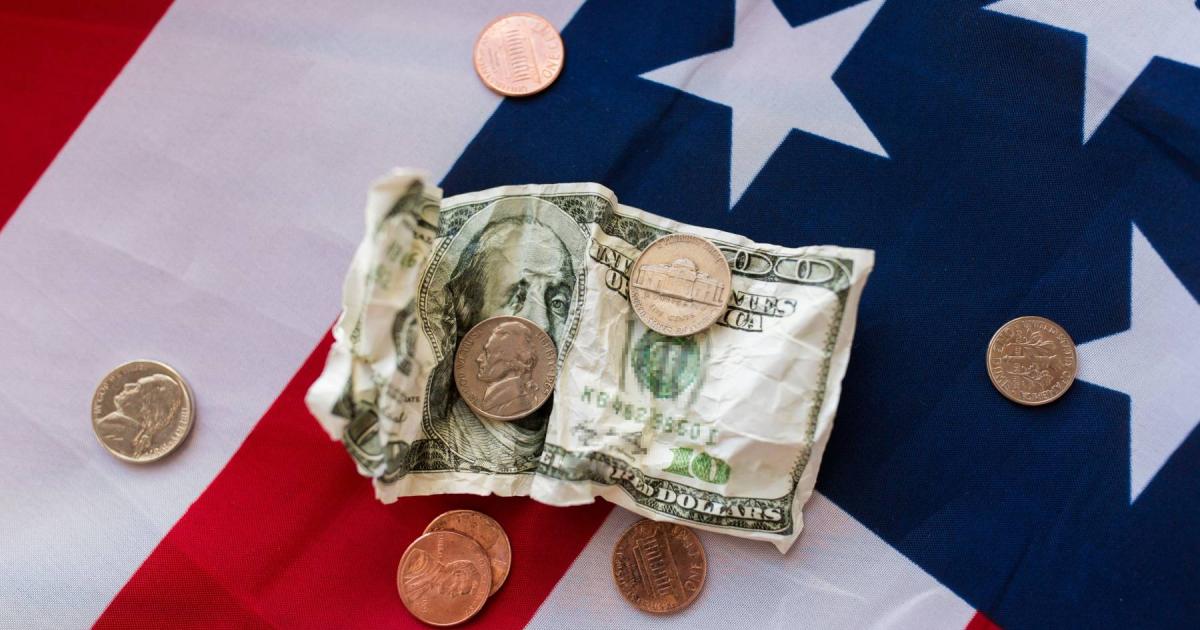 Този месец, когато доларът скочи до нива, наблюдавани за последно