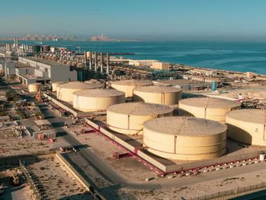 Близкият изток „наводнява“ Европа с дизел в показно за Русия