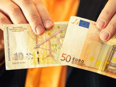 Служебният кабинет подготвя Закон за еврото