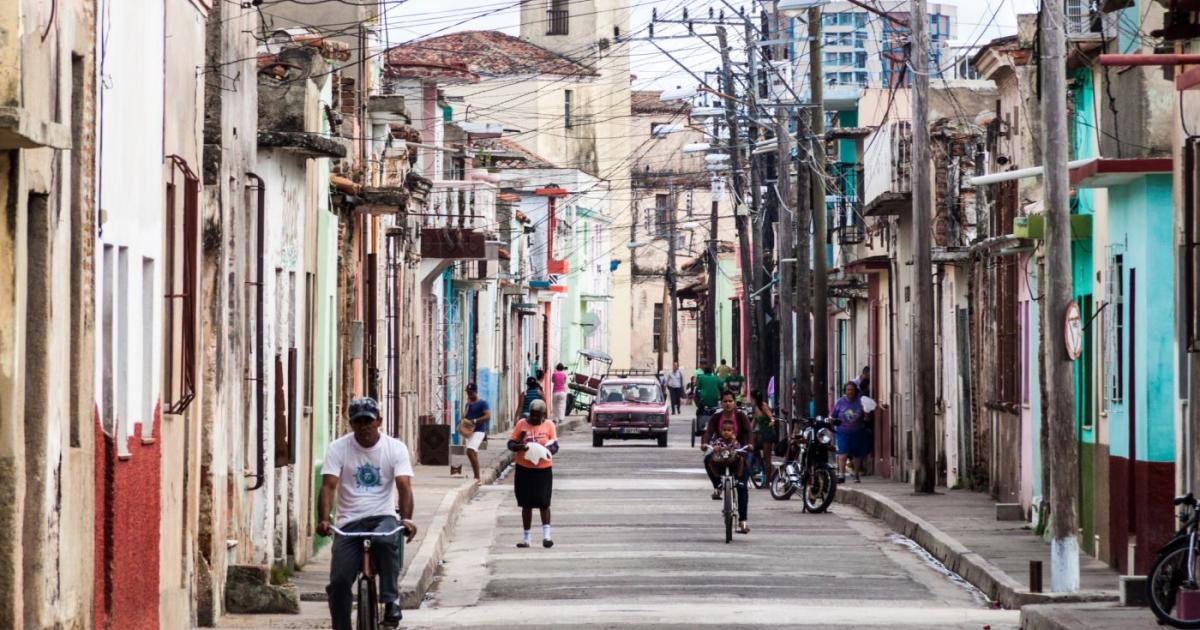 Куба, затънала в енергийна криза, довела до чести спирания на