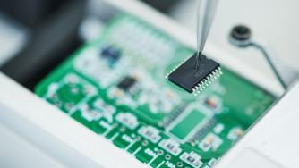 САЩ блокираха продажбите на най-добрите AI чипове в Китай