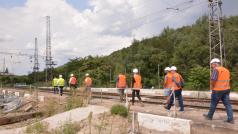 През последните месеци са забавени строително монтажните дейности по ключови жп