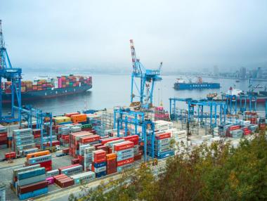 Търговията на Китай се сви драстично