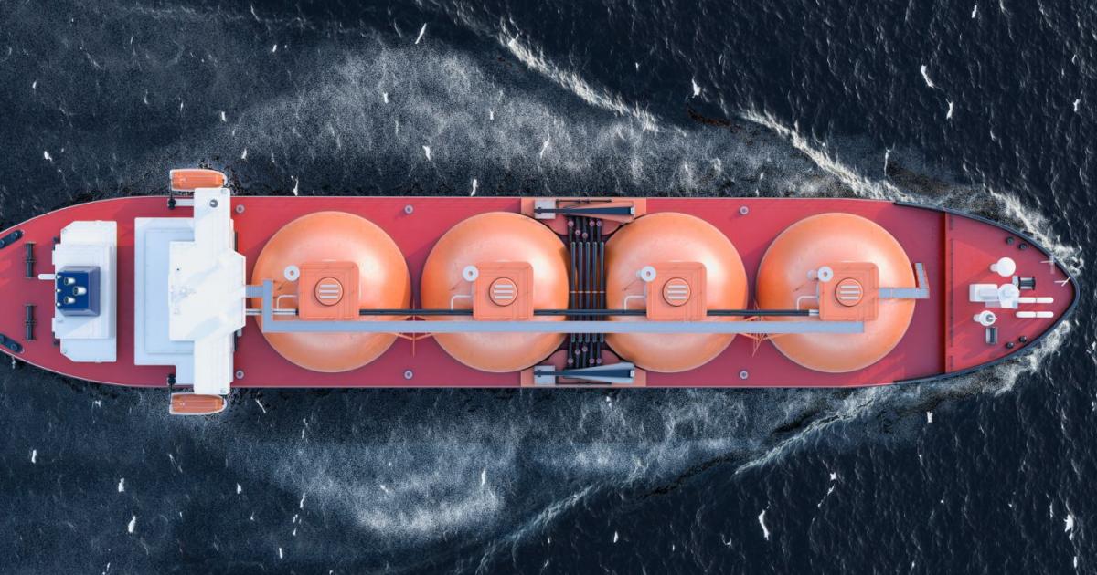 Два плаващи терминала за втечнен природен газ се изграждат в