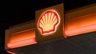 Петролните гиганти харчат милиони, за да изглеждат „зелени“