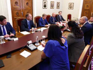 „Лукойл“ вече се подготвя за забраната на руския нефт