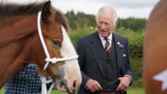 Със смъртта на майка си кралица Елизабет в четвъртък принц