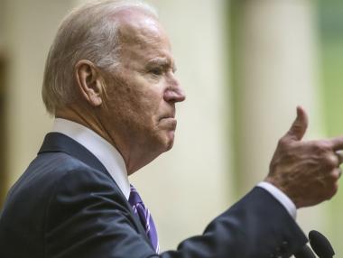 Байдън ще забрани на още компании да продават чипове на Китай