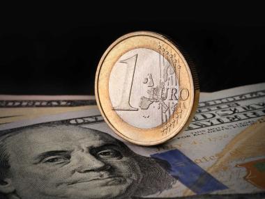 Еврото направи най-високия отскок от половин година