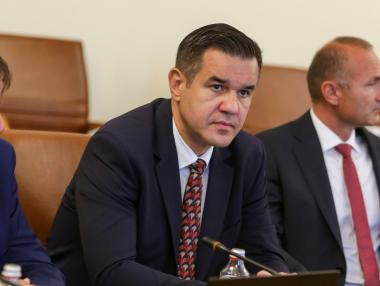 Правителството е против евтиният газ да отива за топлофикациите