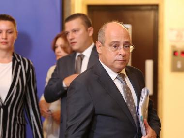 Правителство и бизнес се обединиха около 504 лв. линия на бедност