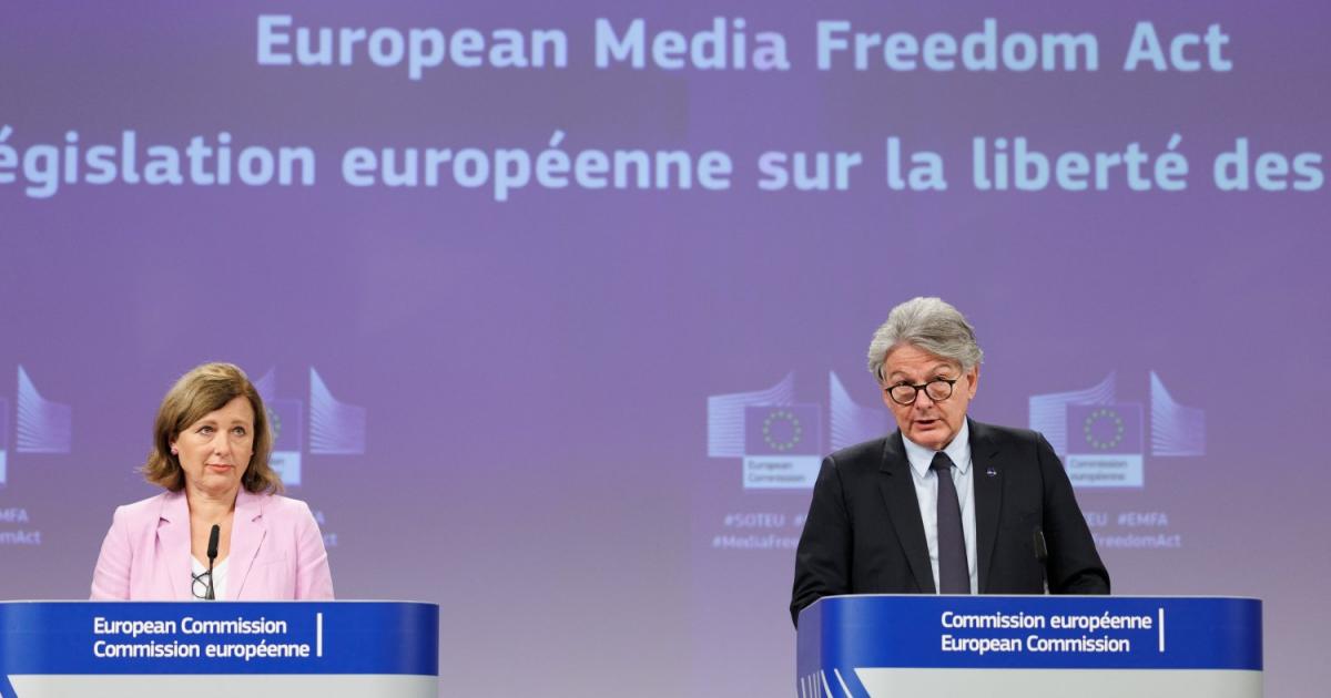 Европейската комисия представи законодателен акт за свободата на медиите –