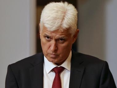 Служебното правителство преговаря с Франция и Швеция за изтребители