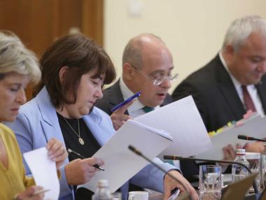 Новините от седмицата: България взе скъп външен заем; Нови правила за минималната заплата