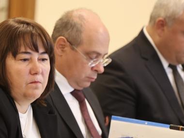 Държавата продължава с тегленето на заеми от вътрешния пазар