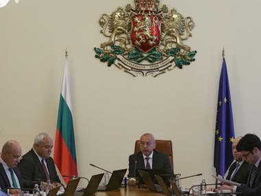 Новините от седмицата: България купува още осем F-16 от САЩ; Фед вдигна лихвите